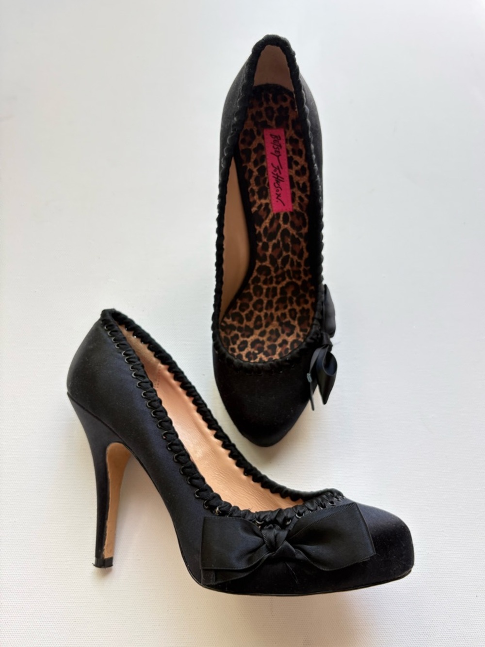 Vintage Betsey Johnson Satin Bow Tie Pumps